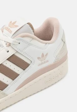 Adidas Originals Forum Unisex - Baskets Basses - Core White/Chalky Brown/Taupe 17 Adidas Originals Forum Unisex - Baskets Basses - Core White/Chalky Brown/Taupe -Anna Field Boutique 0874303fd5bf4c94a7a62053de70c504