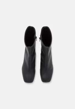 Monki Bottines - Black Dark 13 Monki Bottines - Black Dark -Anna Field Boutique 1ceccae4a3684796b9b12cfbf404cfe4