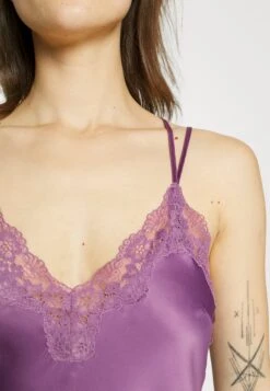 Anna Field Chemise De Nuit / Nuisette - Pink 15 Anna Field Chemise De Nuit / Nuisette - Pink -Anna Field Boutique 1d3ee3b2edc04d61933aec58ae10abce