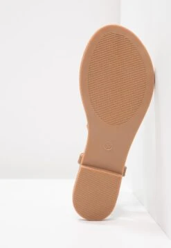 Anna Field Tongs - Brown -Anna Field Boutique 37219d042d2942bd80a3a55a71e89216