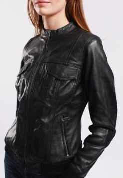 Lee Cooper Leather Jacket With Round Collar - 2 Zipped Side Pockets - - Veste En Cuir - Black 9 Lee Cooper Leather Jacket With Round Collar - 2 Zipped Side Pockets - - Veste En Cuir - Black -Anna Field Boutique 3af0732f8b234624ab699b2a3530ee3b