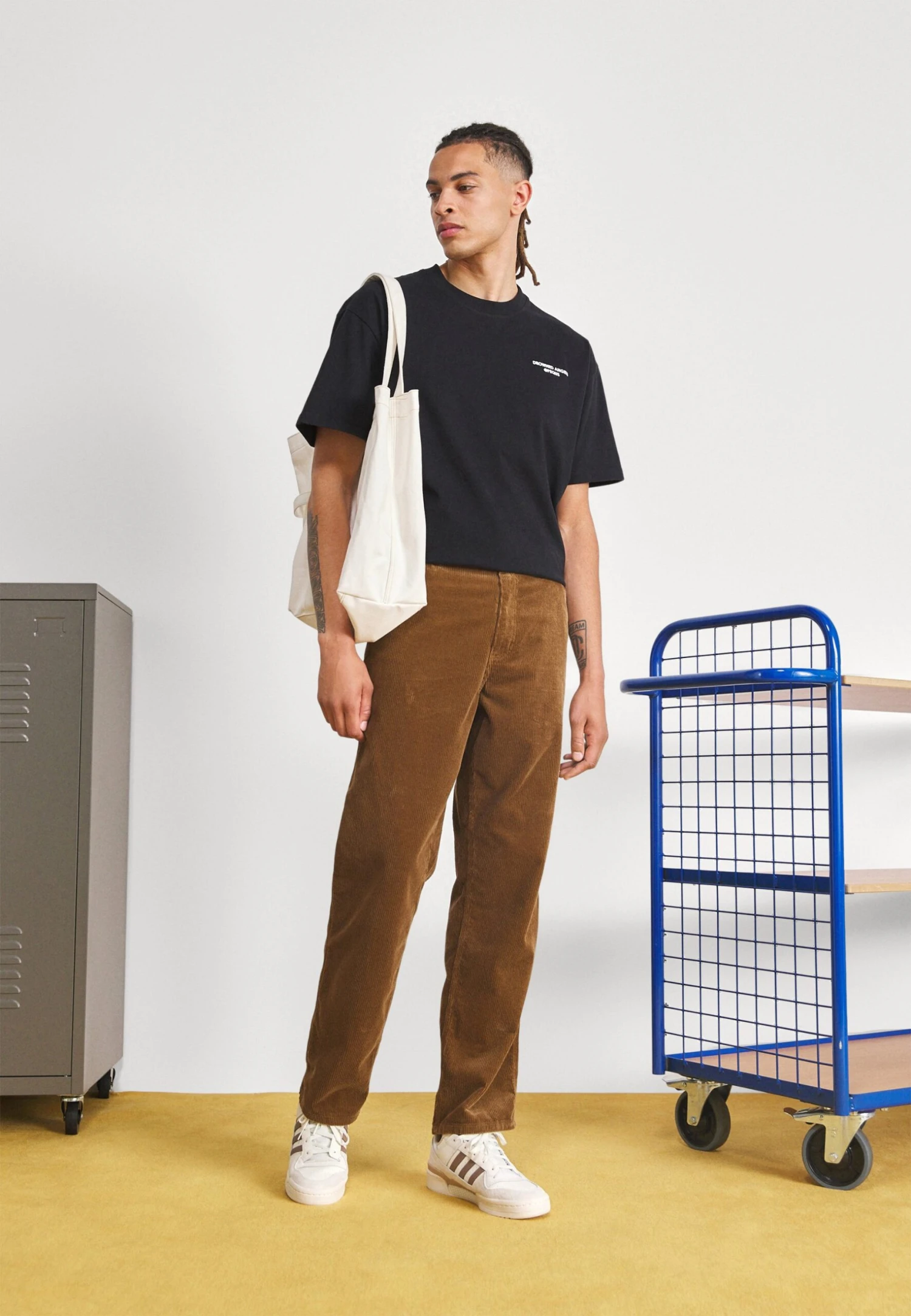 Adidas Originals Forum Unisex - Baskets Basses - Core White/Chalky Brown/Taupe 5 Adidas Originals Forum Unisex - Baskets Basses - Core White/Chalky Brown/Taupe – Image 3