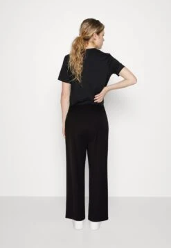 Even&Odd Tailored Wide Leg Culotte - Pantalon Classique - Black -Anna Field Boutique 5650d987be224bf692956f0b8687808b