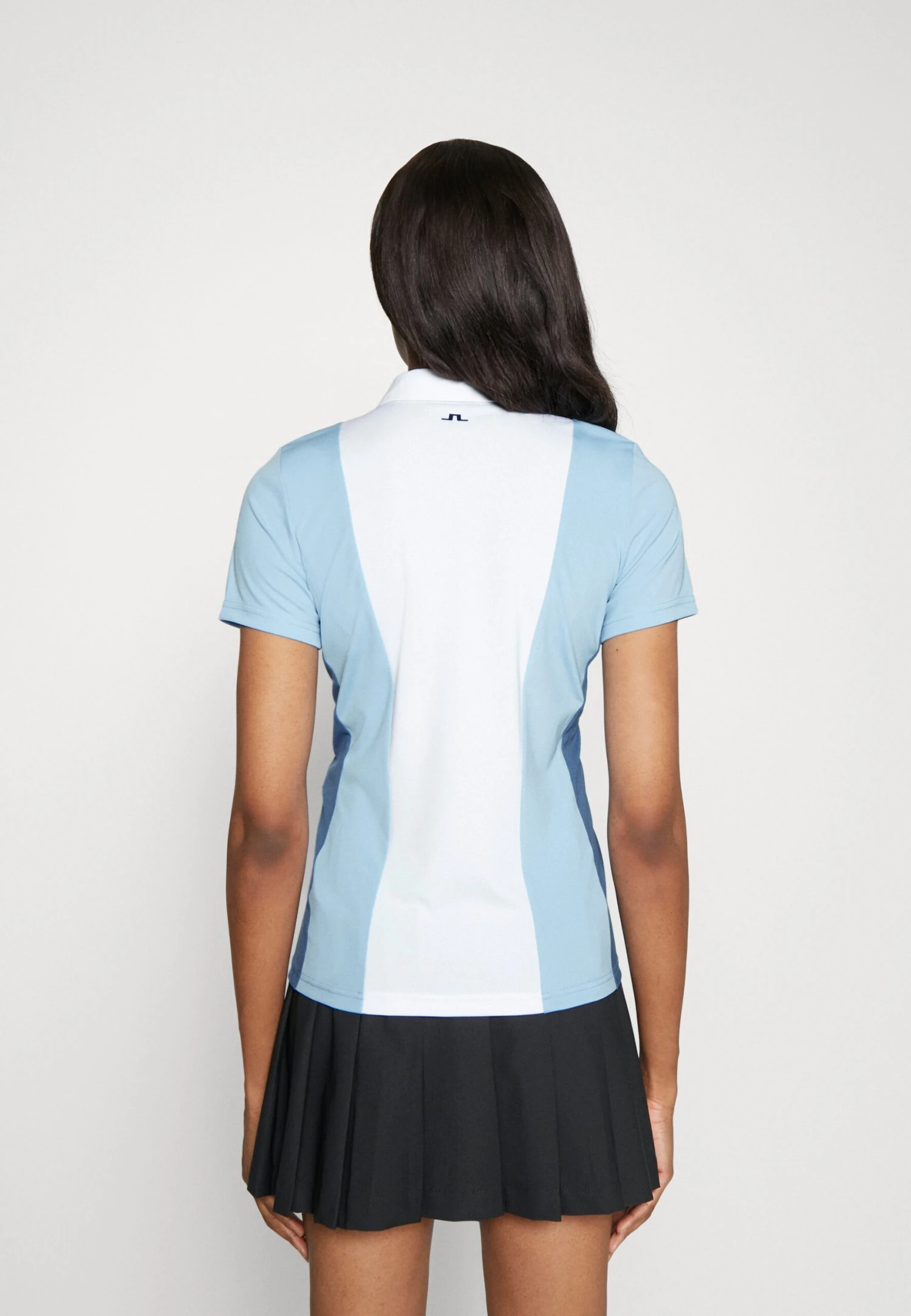 Evelina - Polo - Airy Blue 5 Evelina - Polo - Airy Blue – Image 3