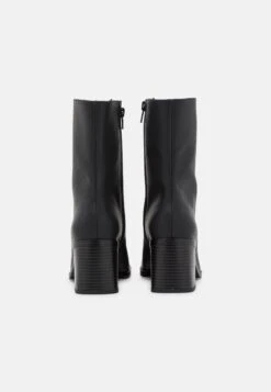 Monki Bottines - Black Dark 11 Monki Bottines - Black Dark -Anna Field Boutique 5f5300a76aa04964b82419f7f15bddfe