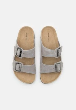 Pier One Leather Unisex - Chaussons - Grey -Anna Field Boutique 6e172422b00e484a8ac21c5f565af9d6