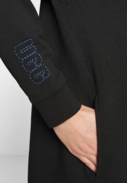 Ugg Aderyn Hoodie Dress - Sweat À Capuche - Black 11 Ugg Aderyn Hoodie Dress - Sweat À Capuche - Black -Anna Field Boutique 790c3e239edc4d43a722ae81b16d847c