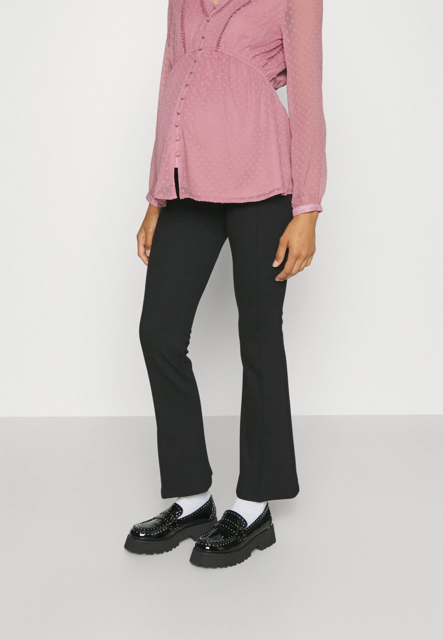 Mamalicious Mlluna Pintuc Flare Pan - Pantalon Classique - Black 3 Mamalicious Mlluna Pintuc Flare Pan - Pantalon Classique - Black