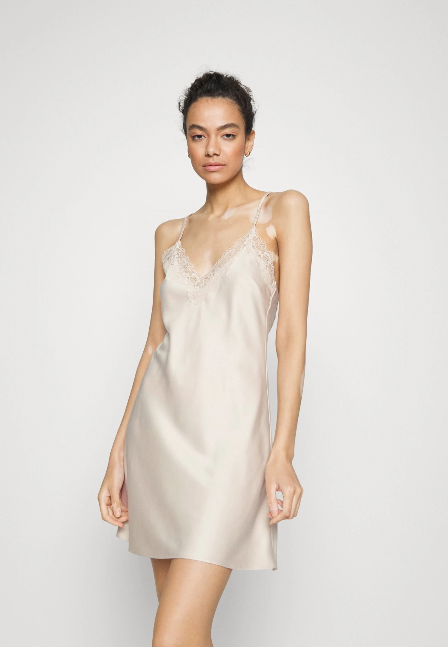 Anna Field Bridal Nightie / 003 - Off-White - Chemise De Nuit / Nuisette - 003 - Off-White 3 Anna Field Bridal Nightie / 003 - Off-White - Chemise De Nuit / Nuisette - 003 - Off-White