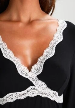 Anna Field Heidi Long Sleeves Viscose Nightdress - Chemise De Nuit / Nuisette - Black -Anna Field Boutique 9cbb26f39b384778a8a395532fe9436b