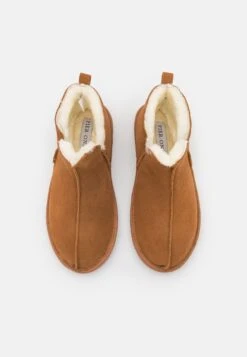 Pier One Leather - Chaussons - Cognac -Anna Field Boutique a57dc333628046f0b023a00282f4066a
