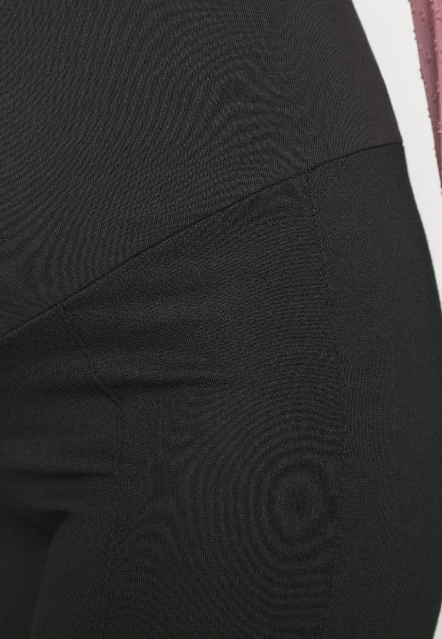 Mamalicious Mlluna Pintuc Flare Pan - Pantalon Classique - Black 7 Mamalicious Mlluna Pintuc Flare Pan - Pantalon Classique - Black – Image 5