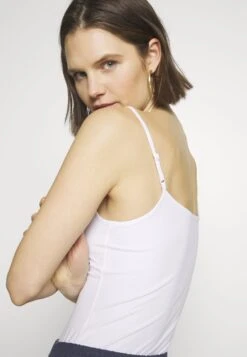 Anna Field 3Er Pack - Débardeur - White/Navy/Light Grey 15 Anna Field 3Er Pack - Débardeur - White/Navy/Light Grey -Anna Field Boutique a8d5c424a01e45f7bc01a968a67815ab