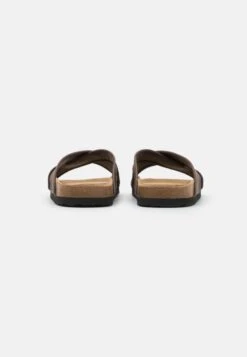 Pier One Unisex - Chaussons - Brown 10 Pier One Unisex - Chaussons - Brown -Anna Field Boutique b64bd94841374f58a4a8e2cf13040258