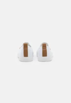 Pier One Unisex - Mocassins - White 10 Pier One Unisex - Mocassins - White -Anna Field Boutique d0dcb07e7bd24443a1df824091ece39a