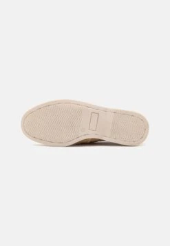 Pier One Leather Unisex - Chaussures Bateau - Beige -Anna Field Boutique df77dd037ba746e7a11c216a0cf8dae9